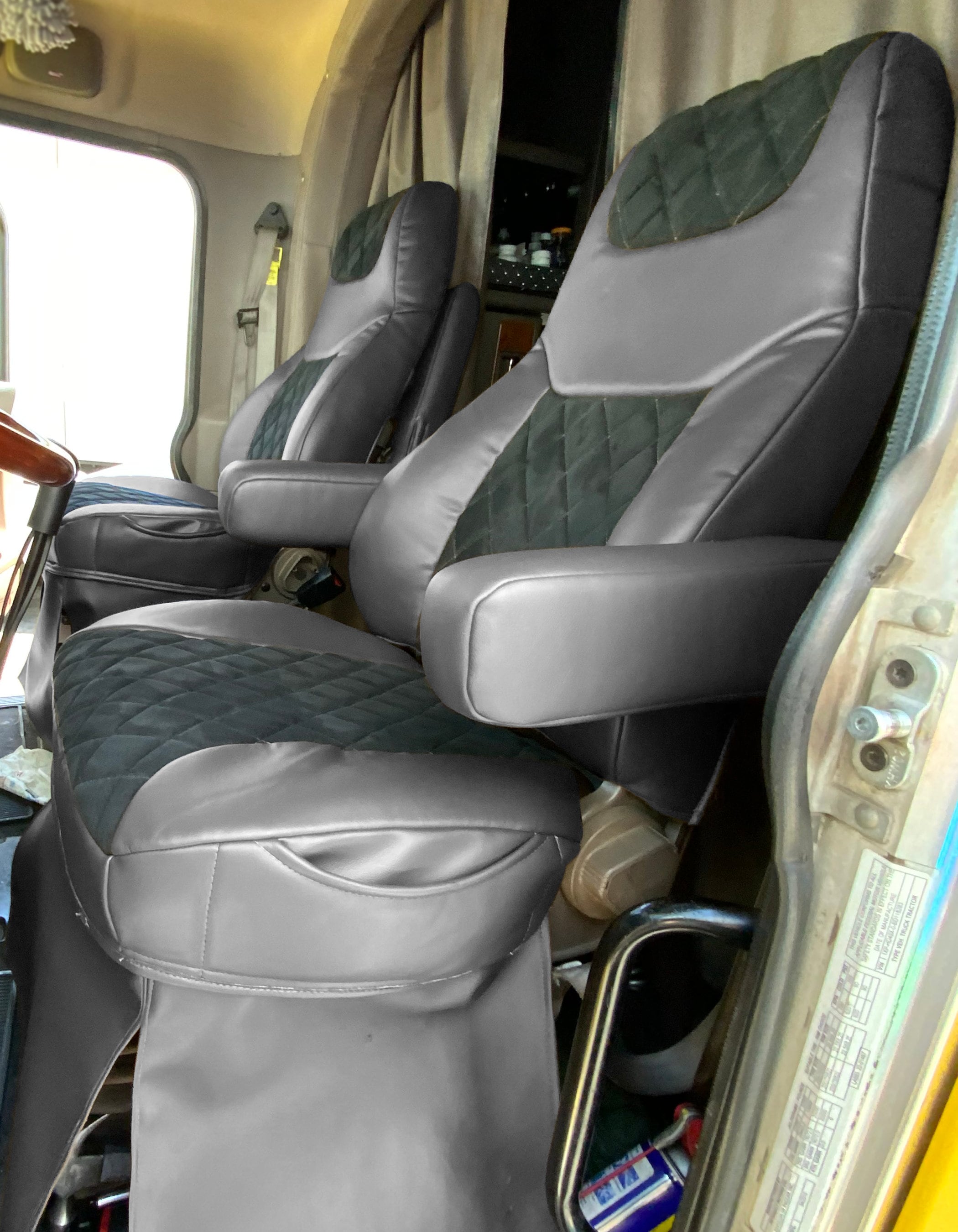 00 2016 Peterbilt 389, 379 dump semi truck Driver Bottom leather seat – US  leather car seats