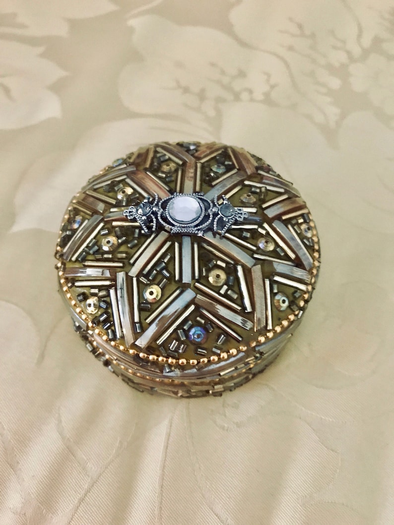 Curio Vintage Bedazzled Round Hand Made Indian Trinket Treasure Keepsake Jewelry Box with Ornate Beaded Design and Art Deco Rhinestones
