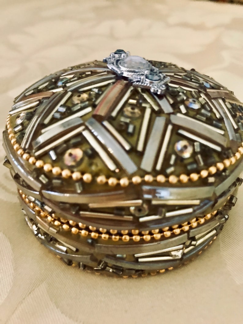 Curio Vintage Bedazzled Round Hand Made Indian Trinket Treasure Keepsake Jewelry Box with Ornate Beaded Design and Art Deco Rhinestones