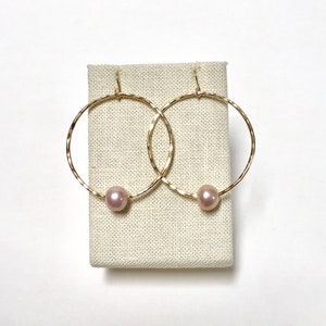 Pink Edison Pearl Hoop Earrings, Edison Pearl Earrings, Pearl Hoop Earrings, Edison Pearl Gold Hoops, Pink Pearl Earrings
