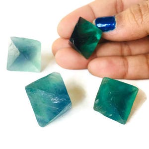 Raw Blue Green Fluorite Octahedron: Natural Crystal Gemstone (25-30 mm)