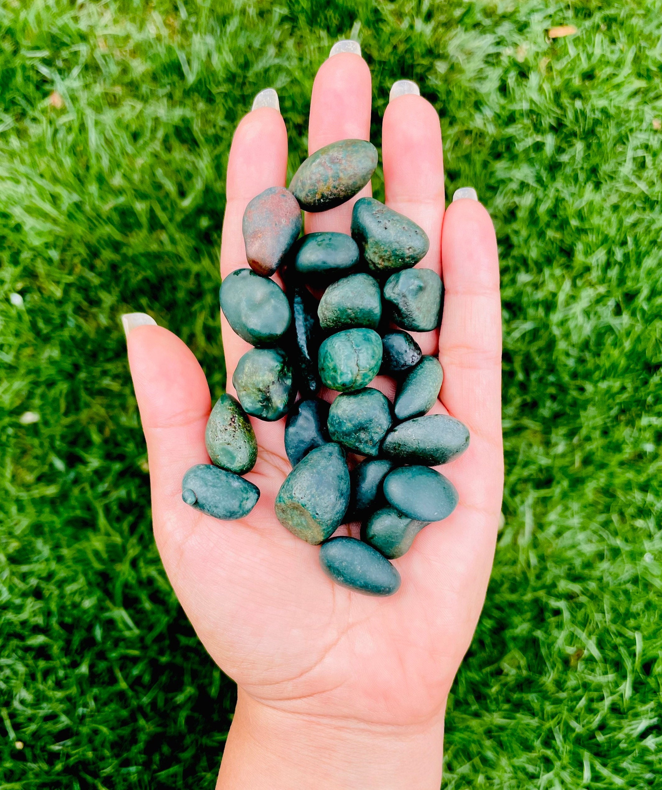 グリーンゴビ瑪瑙原石：モンゴル砂漠産宝石（15～30 mm） - Etsy 日本