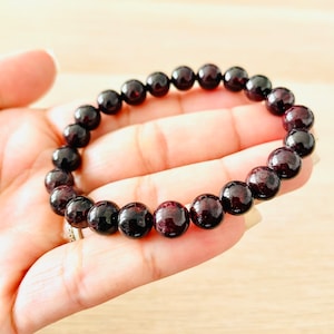 Red Garnet Crystal Bracelet: Polished Round Beads