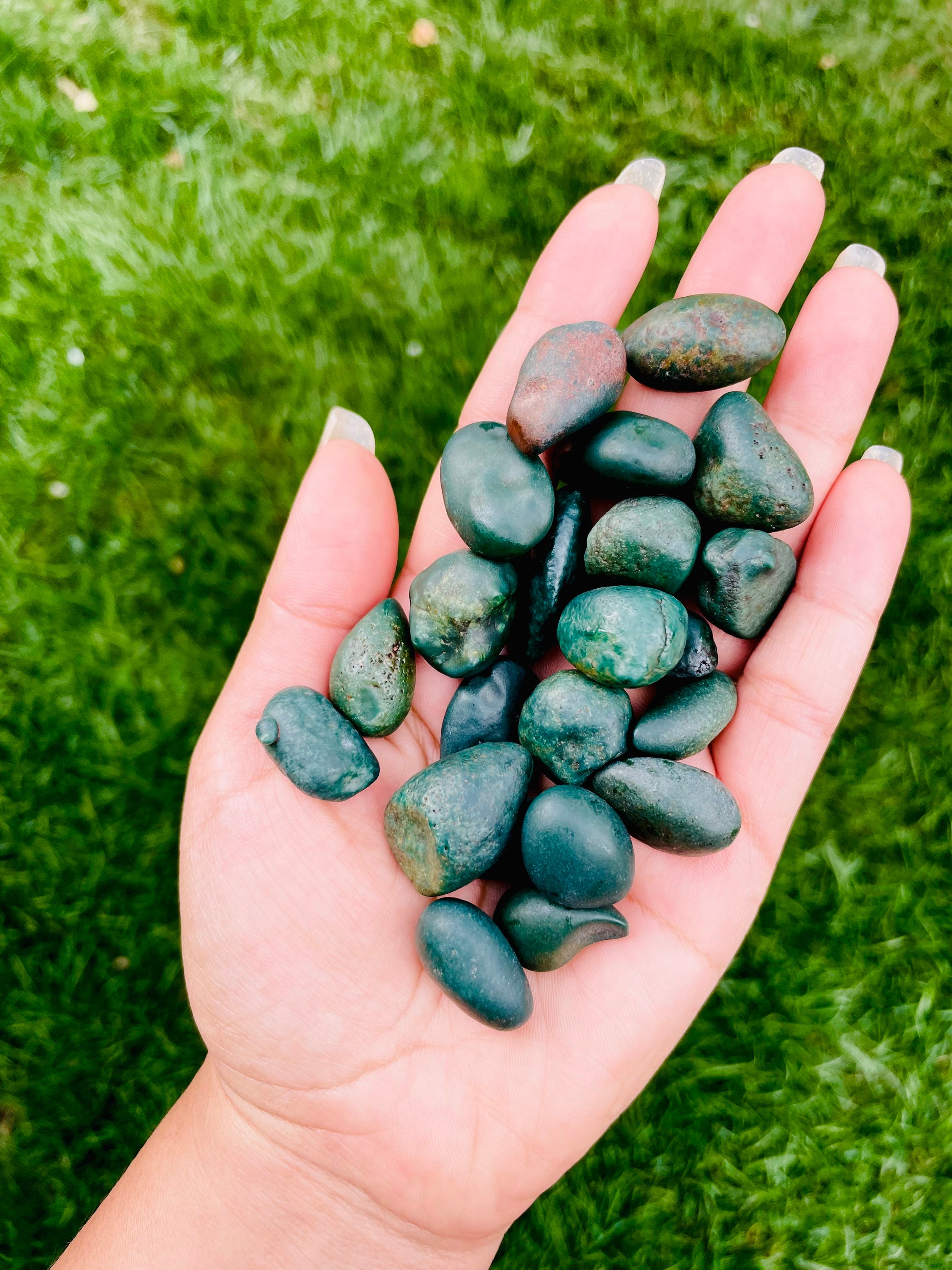 グリーンゴビ瑪瑙原石：モンゴル砂漠産宝石（15～30 mm） - Etsy 日本