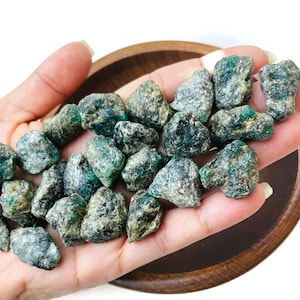 Rough Emerald (1) Raw Emerald Stone SMALL Dark Green Emerald Crystal, Colombian Emerald - Raw Crystal - Gemstone NATURAL