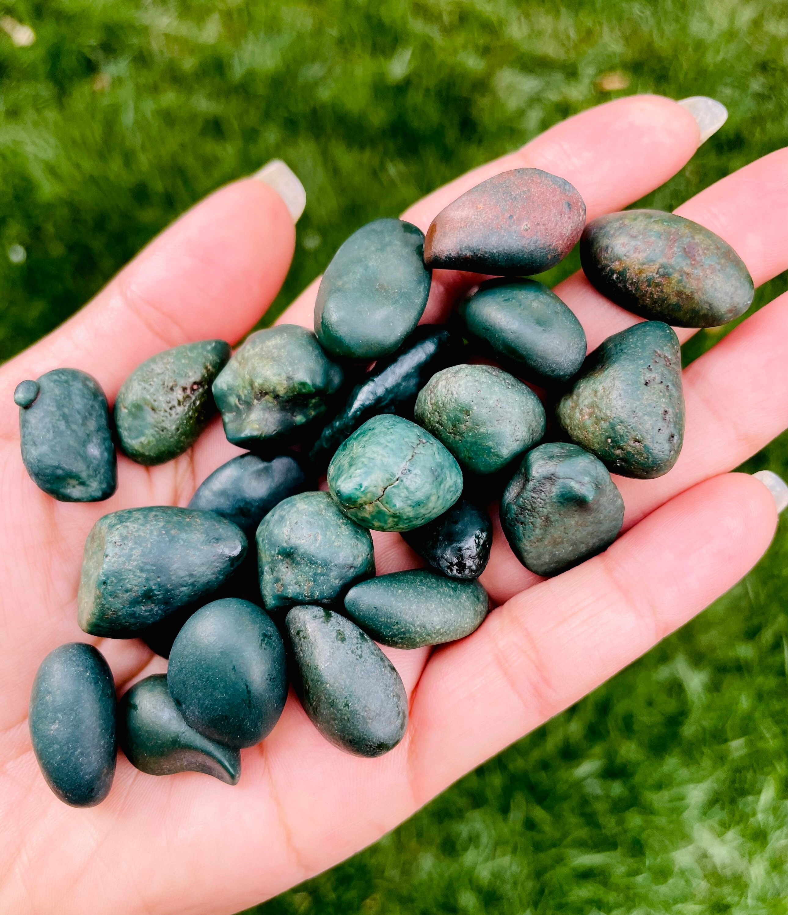 グリーンゴビ瑪瑙原石：モンゴル砂漠産宝石（15～30 mm） - Etsy 日本