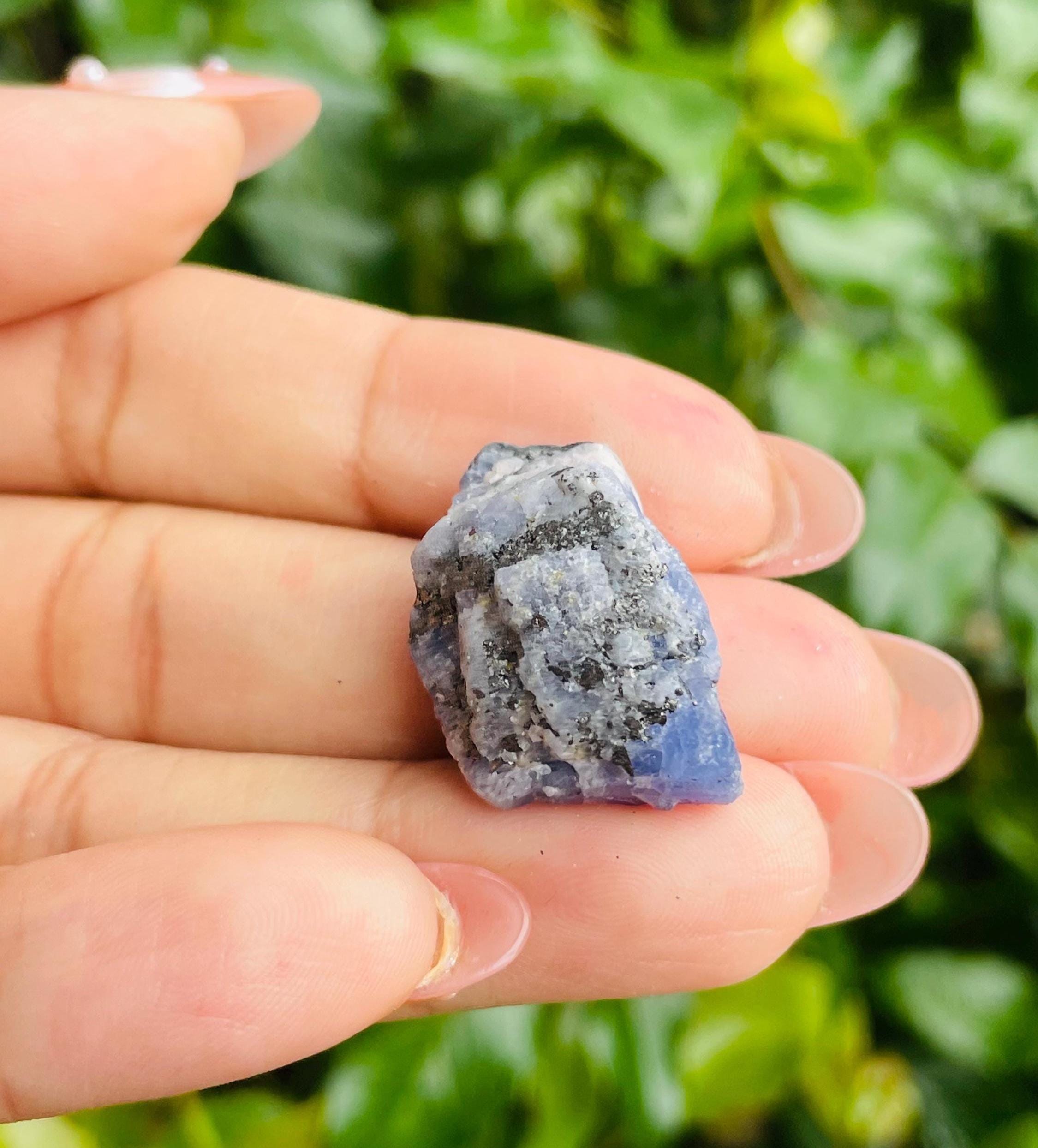 タンザナイト原石（9.5g）大きなタンザナイト原石、天然ブルー