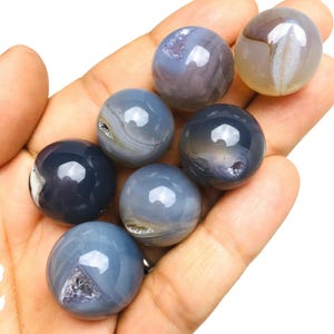 Druzy Quartz Agate Sphere: Cream Gray Crystal Orb (18-21mm)
