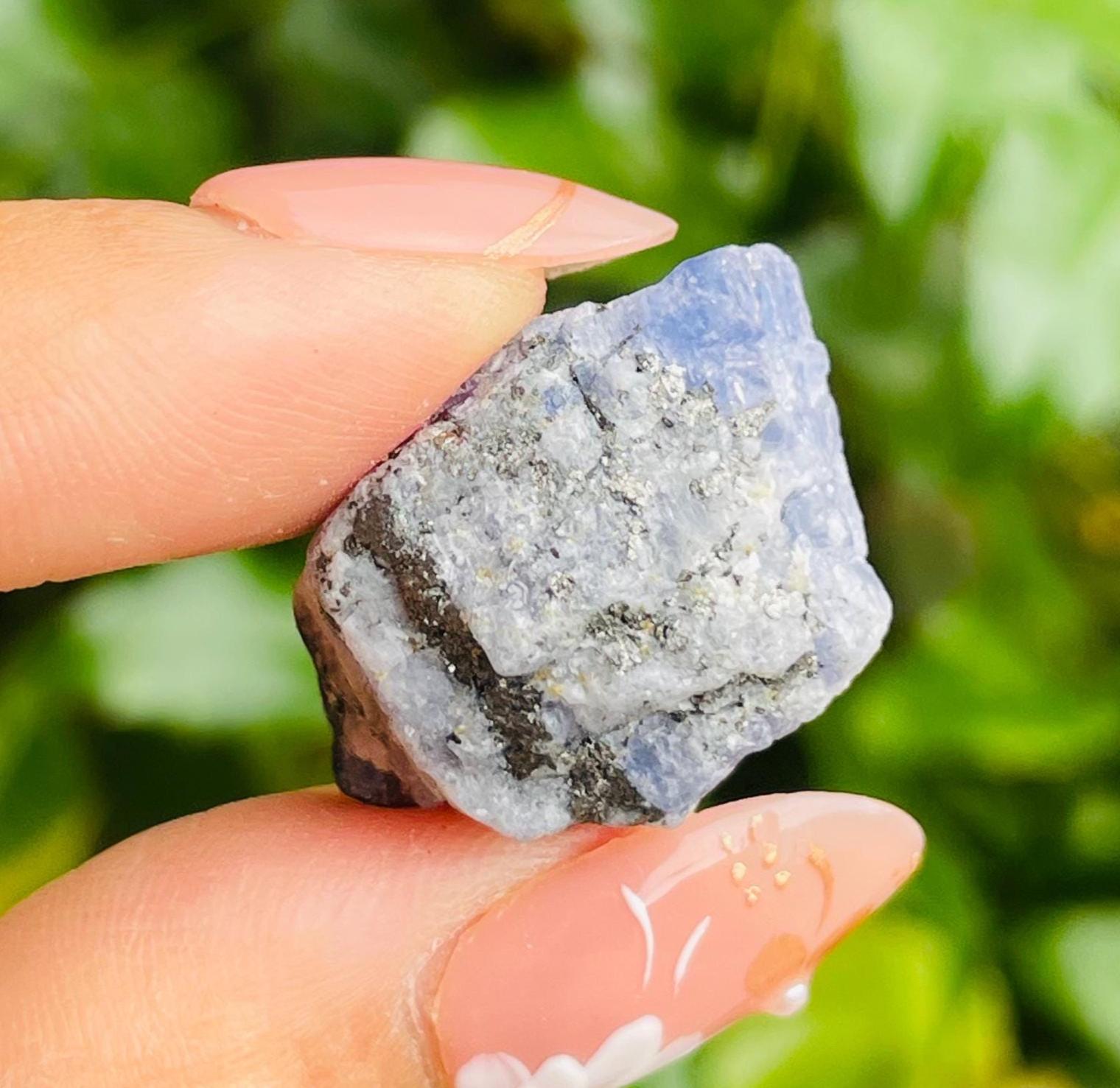 タンザナイト原石（9.5g）大きなタンザナイト原石、天然ブルー