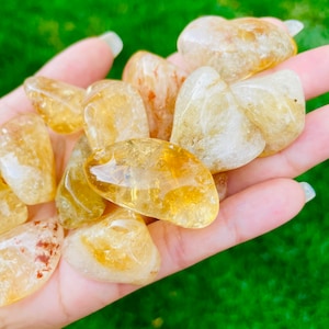 Citrine Tumbled Stone: Natural Heated Quartz Crystal (30-45 mm)