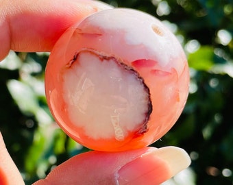 White Carnelian Flower Agate Sphere (63.1G) - 35MM Gemstone