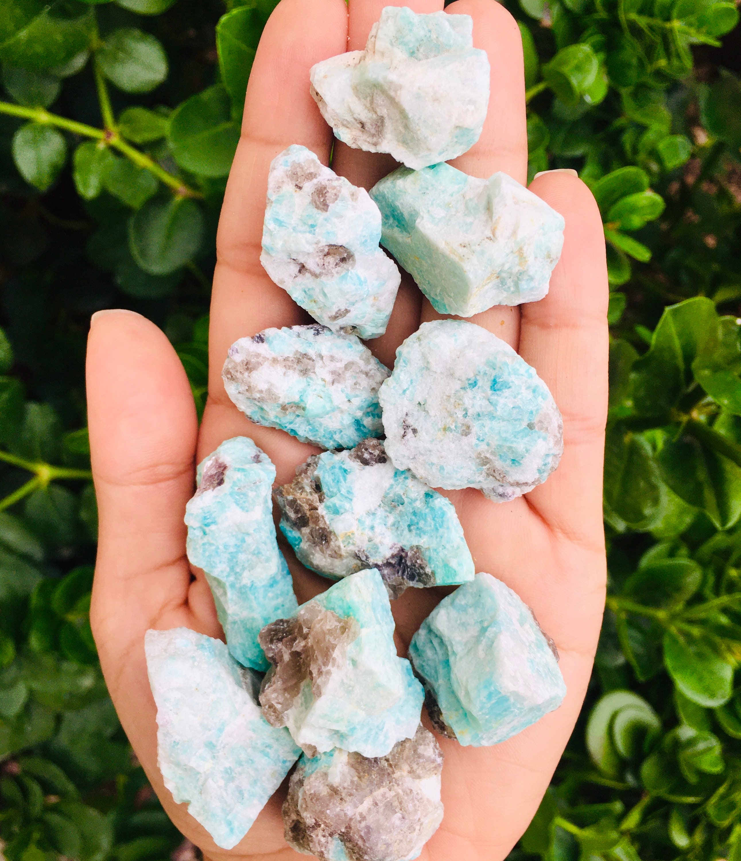 原石アマゾナイトクリスタル：青白色の原石（1インチ） - Etsy 日本