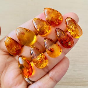 Druppelkristal gepolijst amber: cognacbruine edelsteen (20-30 mm) DRILLED Small