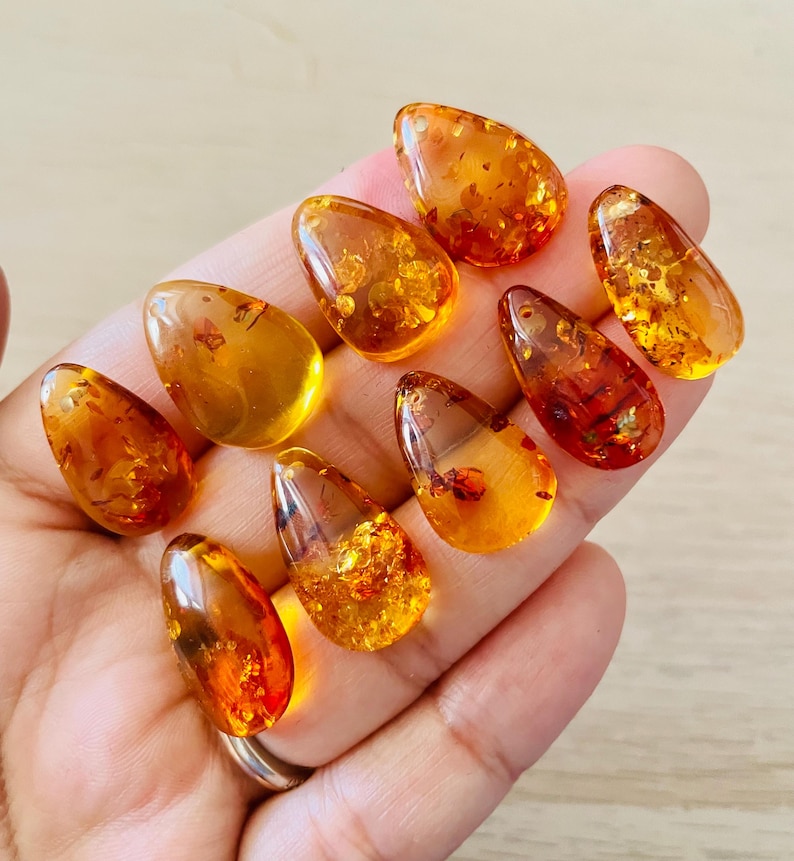 Druppelkristal gepolijst amber: cognacbruine edelsteen (20-30 mm) DRILLED Small
