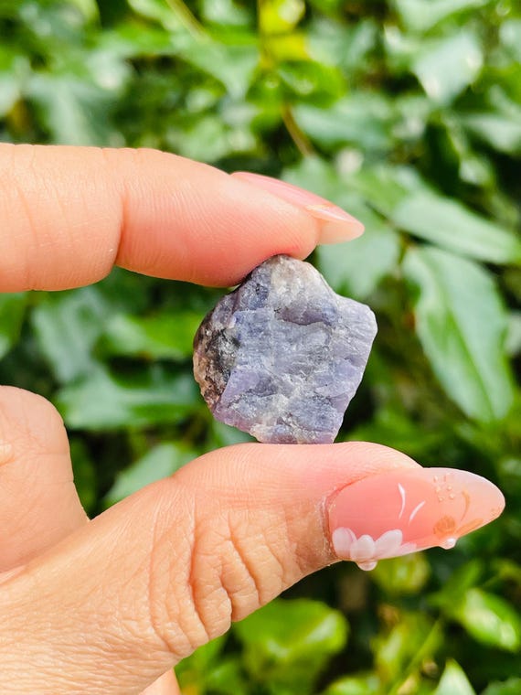 タンザナイト原石（8.1g）大きなタンザナイト原石、天然ブルー