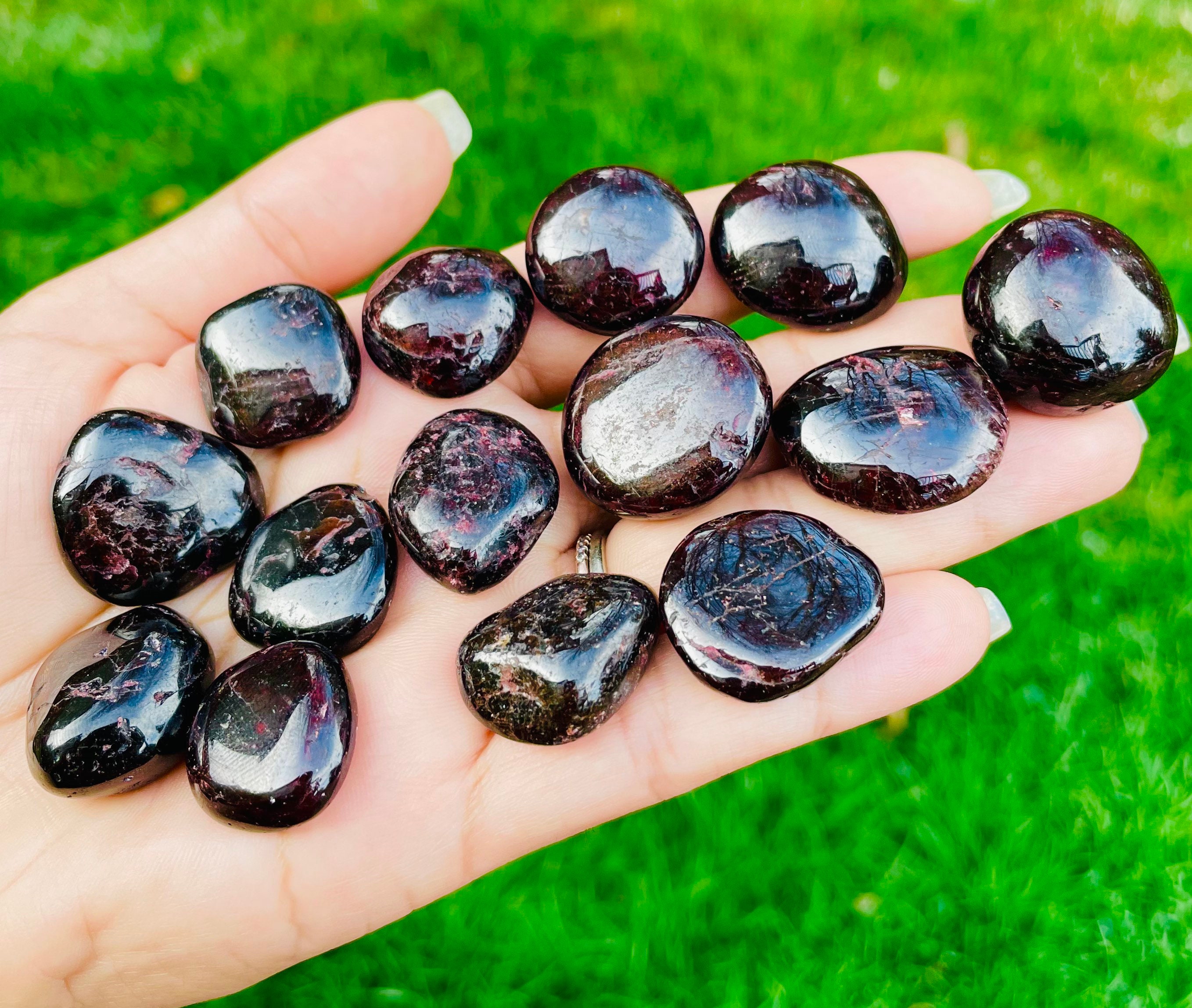 Garnet Tumbled Stones, Large, 15 to 19 grams, approx. 1 inch
