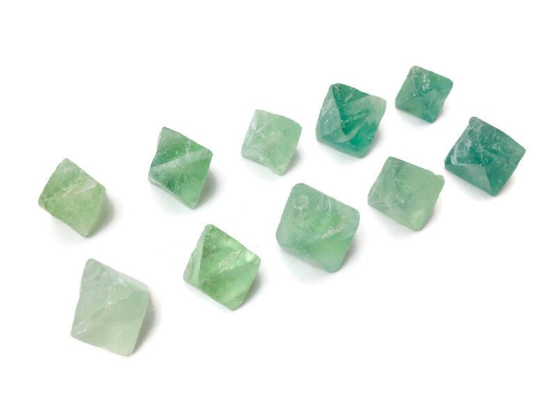 原石蛍石 (1) グリーン蛍石結晶 - 原石蛍石天然宝石透明八面体 原石蛍石 (1) グリーン蛍石結晶 - 原石蛍石天然宝石透明八面体