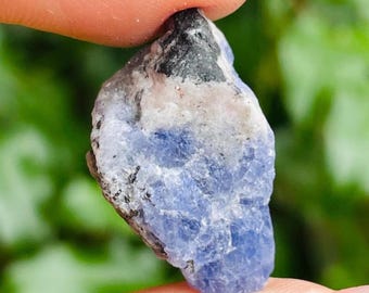 タンザナイト原石（9.5g）大きなタンザナイト原石、天然ブルー