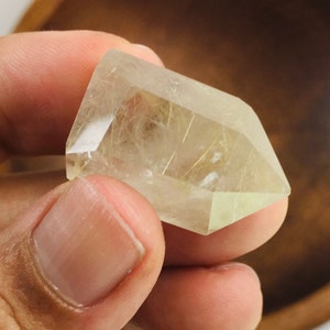 Rutilated Crystal Point (8.98G) Quartz Citrine Crystal Tower, Citrine Stone Point Natural Yellow Quartz Gemstone Tower Crystal Wand RAINBOW