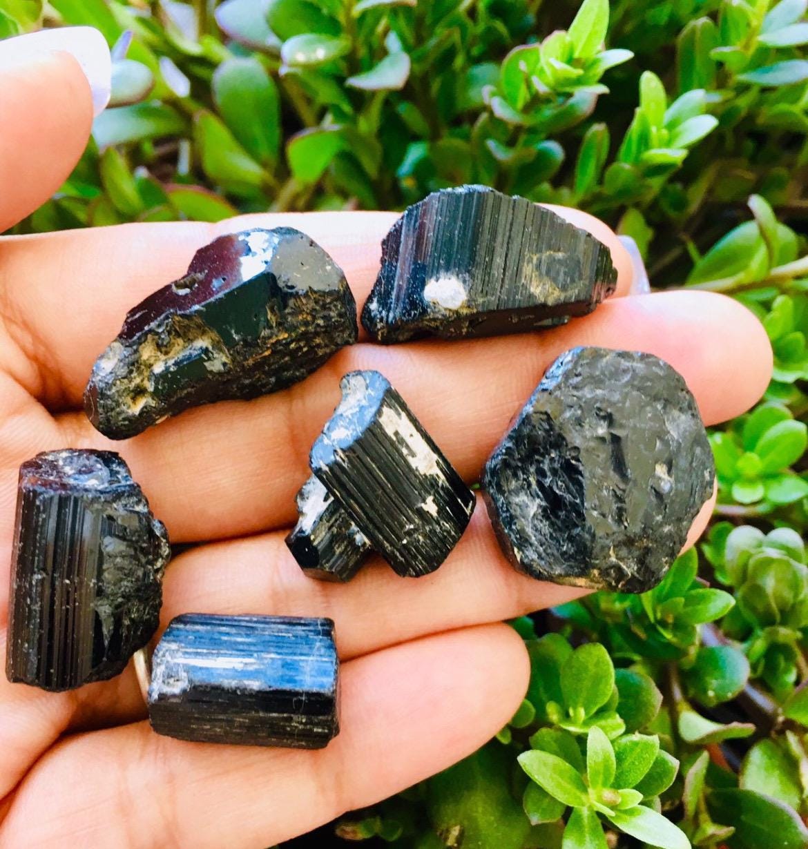 Tourmaline Noire, Cristaux Bruts Noirs Pierre Naturelle Curative De Roche Brute De Cristal De Quartz Noir Naturel De Tourmaline De Roche Le Collier De L'eau Figurine De Bracelet