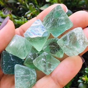 Raw Green Fluorite Crystal: Natural Octahedron Gemstone (15-20mm)