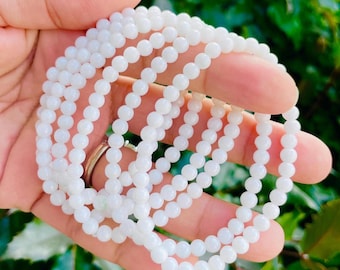 White Jade Crystal Bracelet: Round Gemstone Beaded Jewelry (4-5mm)