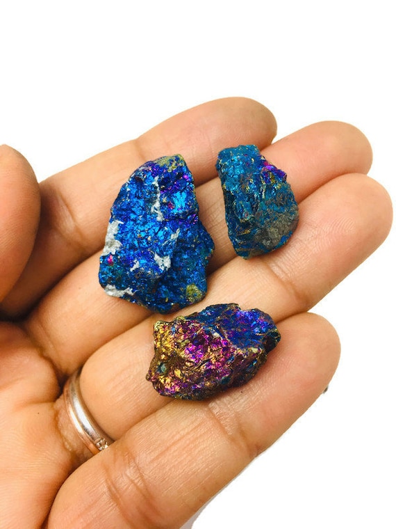 原石の孔雀鉱石クリスタル：小 - XS 黄銅鉱斑銅鉱レインボーミネラル