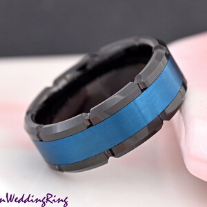 8mm Width Black Tungsten Carbide Ring Brushed Blue Ion Plated Center Unique Vertical Grooved Edge Men&#39;s Wedding Band Laser Engraved Ring