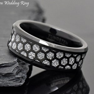 Meteorite Inlay Tungsten Wedding Band, Unique Honeycomb Pattern with Imitation Meteorite Inlay Anniversary Ring, Men&#39;s Engraved Promise Ring