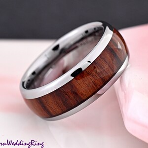 8mm Width High Polished Tungsten Carbide Ring Rosewood Inlay Men&#39;s Wedding Ring Laser Engraved Dome Engagement Band for Him Comfort Fit