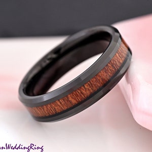 6mm High Polished Black Tungsten Carbide Ring Men&#39;s Women&#39;s Wedding Band Hawaiian Koa Wood Inlay Engagement Ring Promise Couples Ring
