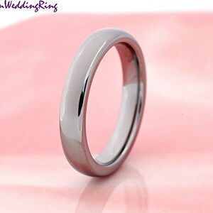 Minimalist High Polished 4mm Thin Shiny Tungsten Carbide Comfort Fit Classic Dome Wedding Band Men&#39;s Women&#39;s Engagement Ring Laser Engraving