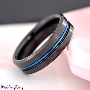 6mm Width High Polished Black Tungsten Carbide Ring Grooved Blue IP Center Men&#39;s Minimalist Wedding Band Laser Engraved Promise Ring for Him