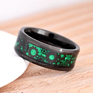 Steampunk Clock Gears Green Carbon Fiber Inlay 8mm Tungsten Ring / Men&#39;s Wedding Band / Personalized Ring / Promise Ring / Gift for Men