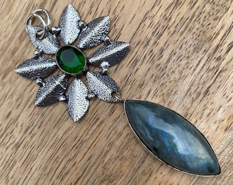 925 silver pendant, labradorite pendant, green quartz pendant, vintage pendant, large silver and labradorite pendant