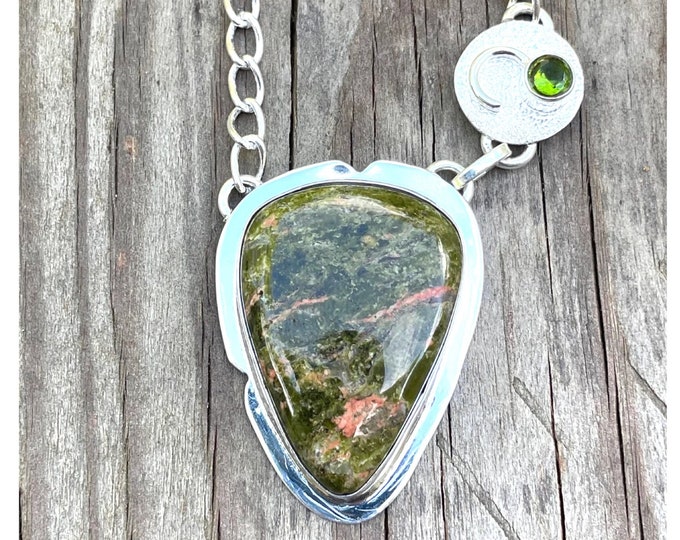 925 silver necklace with a unakite jasper cabochon and a princess-size peridot for women