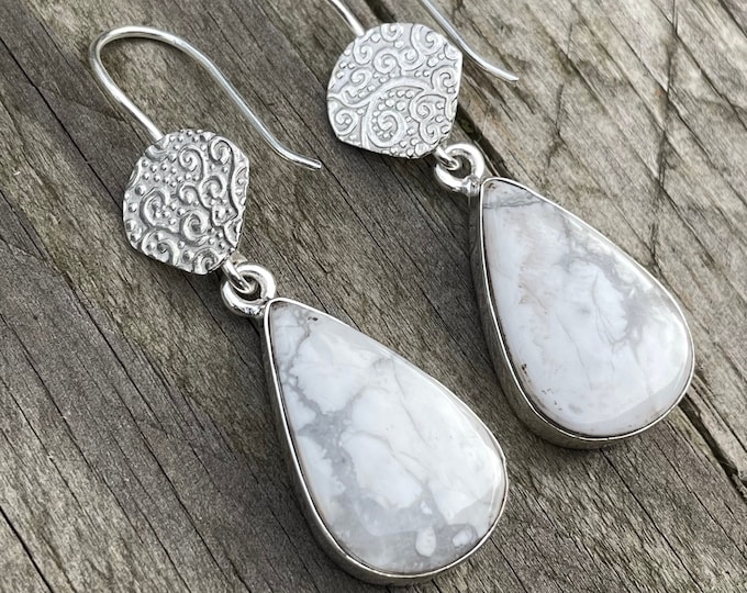 Earrings in silver 925 with a cabochon of howlite color white style boho gift for women