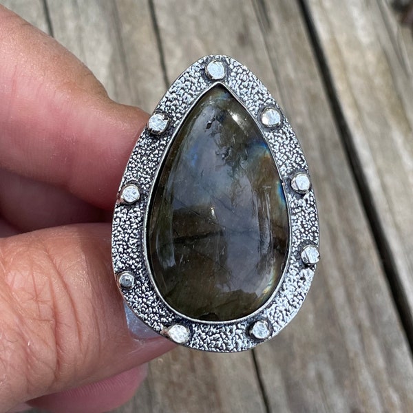 Bague argent 925 avec un cabochon de labradorite taille 59 ou 8.75US style ethnique pour femmes ou pour hommes