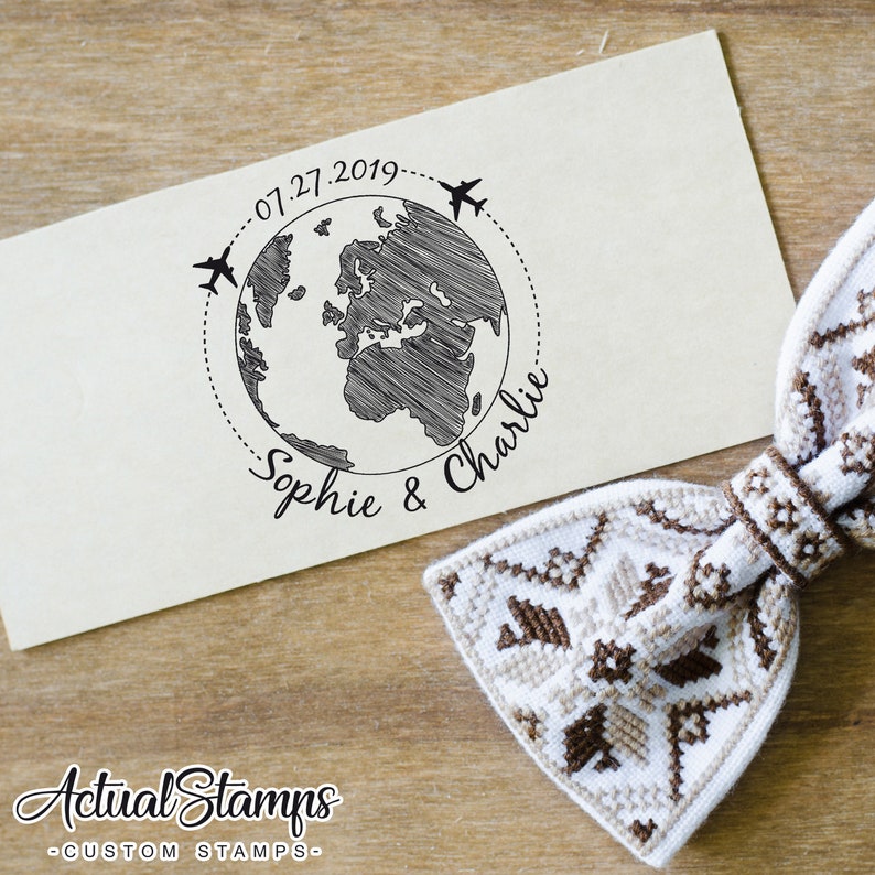 WEDDING STAMP, Rubber Stamp Name and Date, Save the Date Wedding Stamp, Custom Stamp, Invite Stamp, World Map Planes, Stempel Hochzeit imagem 8