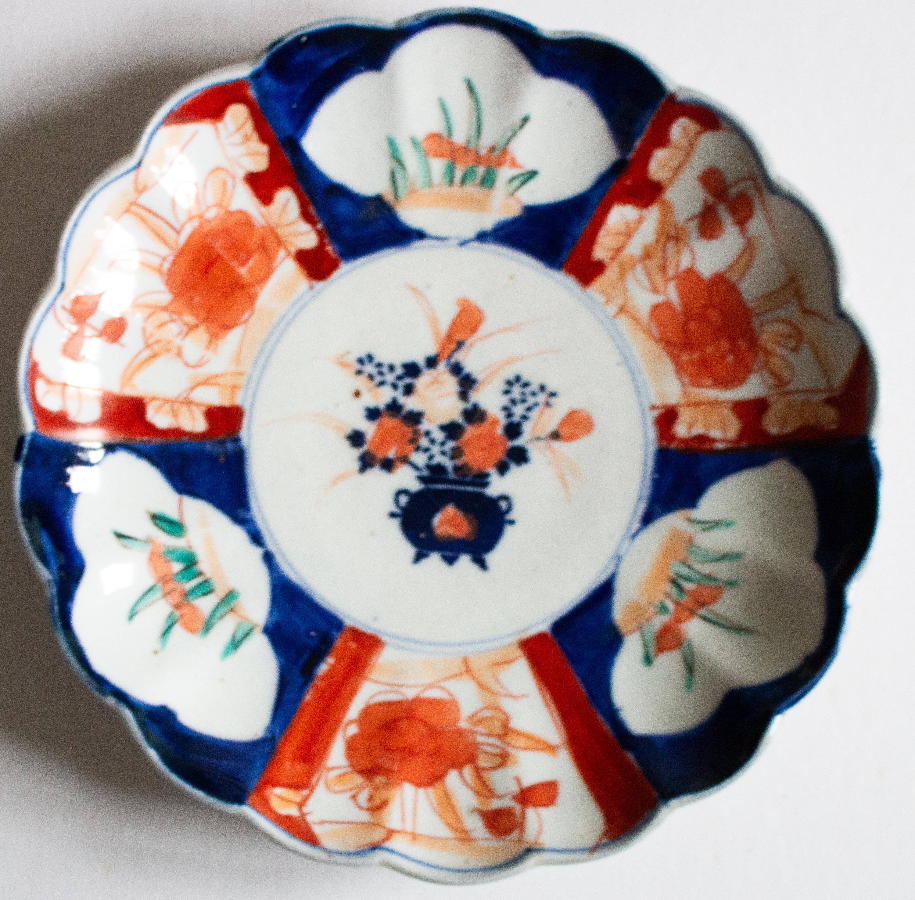 アンティークの伊万里手描き縦溝彫り皿、東洋陶磁 - Etsy 日本