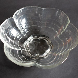 Vintage Pressed Glass Serving Bowl, Retro Glass Fruit Bowls, Vintage Glass Bowls