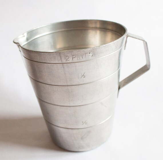 Vintage 2 Pint Bar or Kitchen Measuring Jug, Mid Century Kitchen