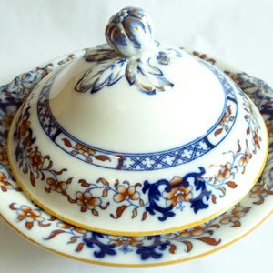 Flow Blue and Gilt Floral Detail Tureen or Serving Dish