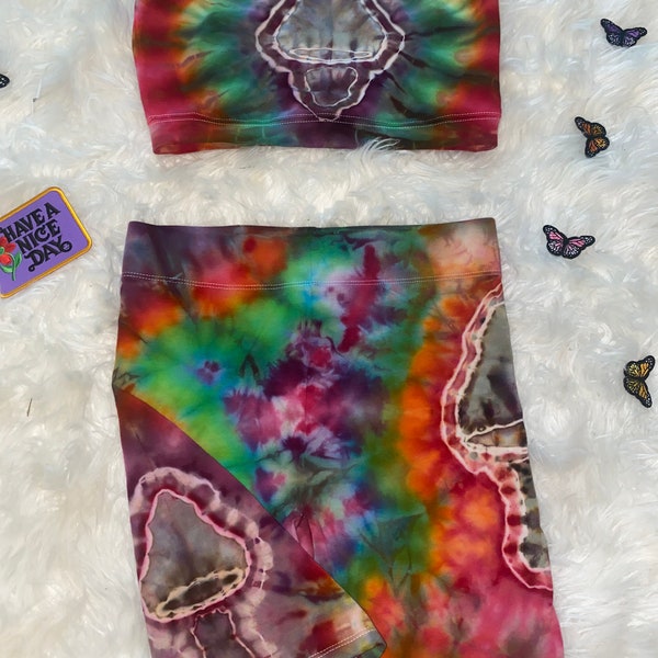 CUSTOM Tie Dye Mushroom Set, Crop Top and leggings, Super Soft and Vibrant, Non-Fade Dye