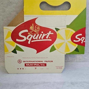 1950’s/60’s Original Squirt Soda Six Bottle Carton Holder NOS Vintage ephemera