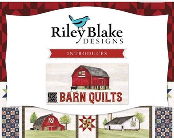Può includere: Riley Blake Designs presenta la collezione di tessuti Barn Quilts con un fienile rosso con una bandiera americana, una mucca e il testo "Barn Quilts".