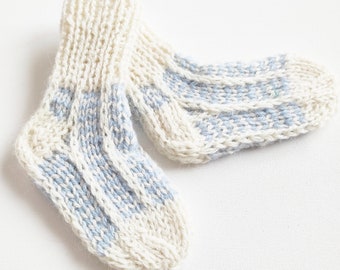 Hand knitted baby socks/ Sheep wool/ Baby socks 100% vilnos/ newborn socks / Unisex baby socks / baby shower gift / hand knitted socks