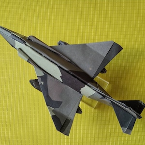 origami paper airplane MODEL0F140023