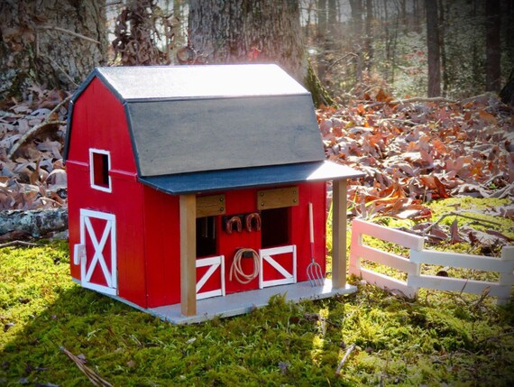 barn dollhouse