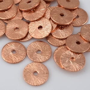 Espaçadores de disco de cobre plano de 8 mm - 38 unidades, contas espaçadoras de disco de cobre brilhante com acabamento escovado para fazer joias